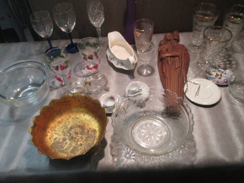 Assorted Glassware and Serving Piec...
