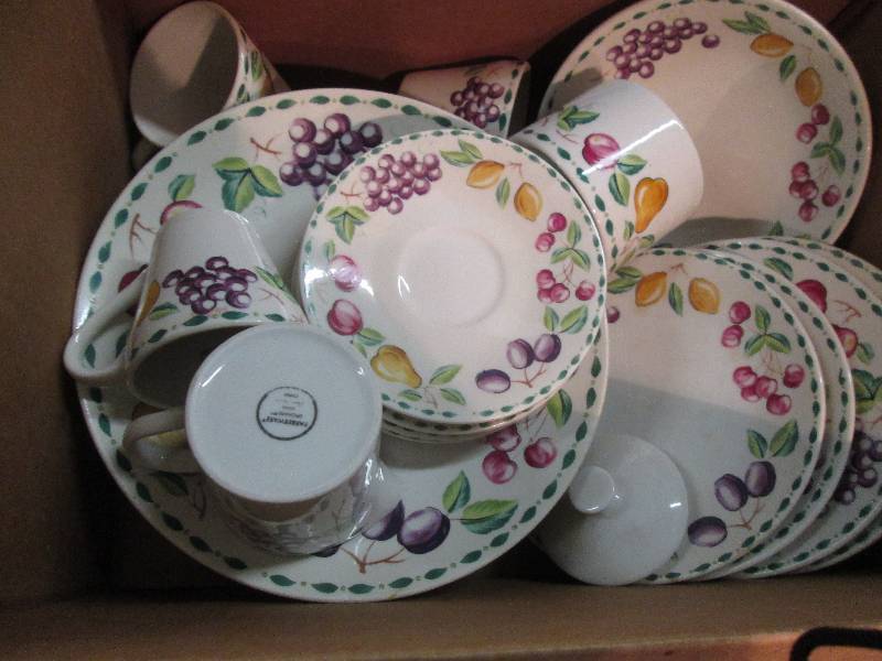 Farberware Vintage Dinnerware Set...