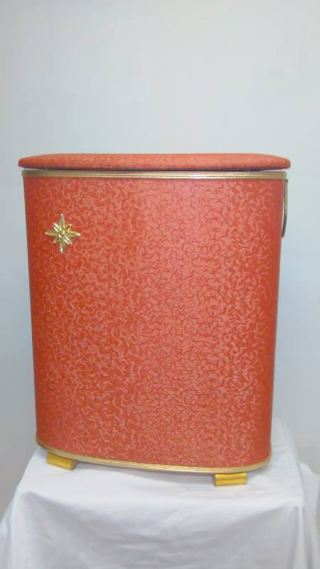 lot 5 image: Hawkeye Clothes Hamper, Superb Condition