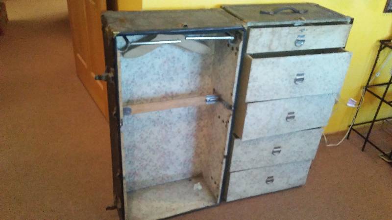 lot 25 image: Antique Tavel Chest by Garland Luggage Shop St. Paul, MN.