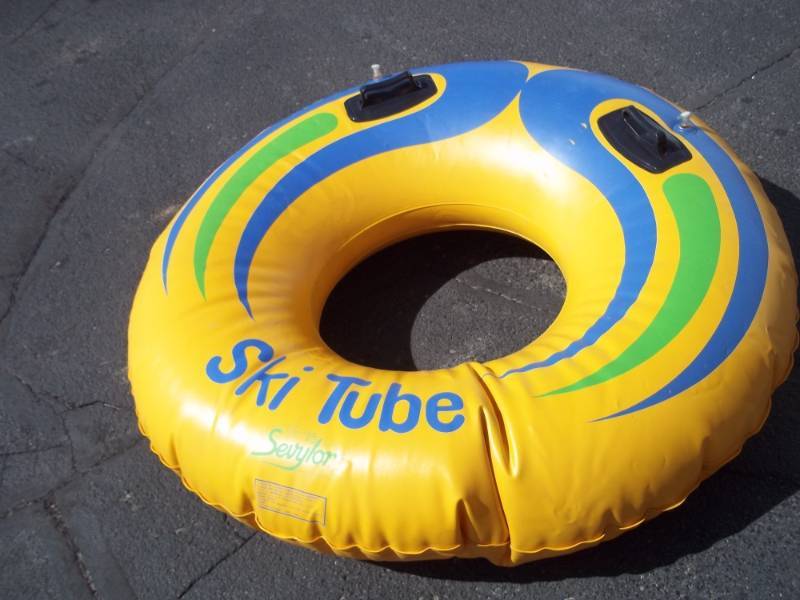 lot 21 image: Sevyor Ski-Tube