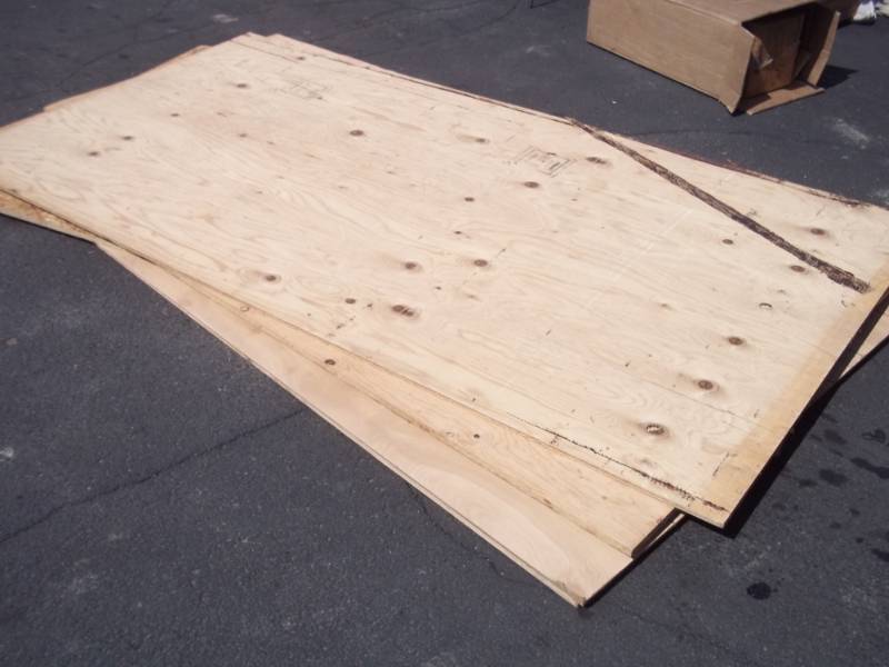 lot 200 image: Plywood 3 sheets
