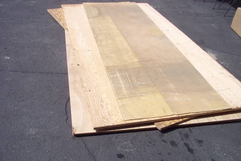 lot 201 image: Plywood and paneling