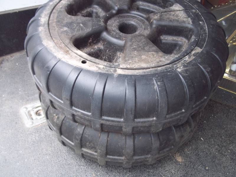 lot 2 image: Pair of Dock  Boat Lift Wheels