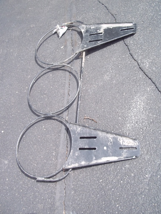lot 5 image: ATV 3 Pail Holder