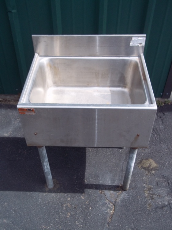 lot 11 image: Stainless sink basin.  23 wide and 28 high