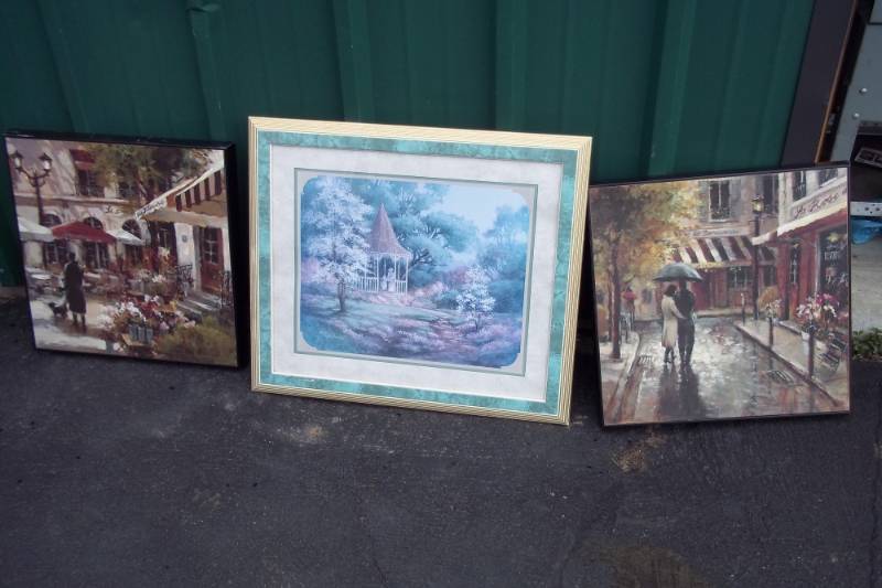 lot 29 image: Group of 3 wall prints