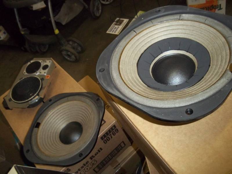 lot 70 image: 2 10 Speakers and 3 way speaker