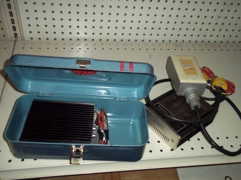 lot 81 image: Pioneer Power Amp Model AD - 320, Pioneer Stereo Main Amp Model GM -40, Extension Cord FS-1 Electrolet Killark Slater Heavy Metal Reset - test Buttons