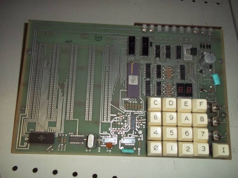 lot 82 image: Netronics ELF II Early Micro Computer Trainers Kit