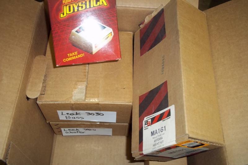 lot 91 image: Vintage Joystick and other Electronics