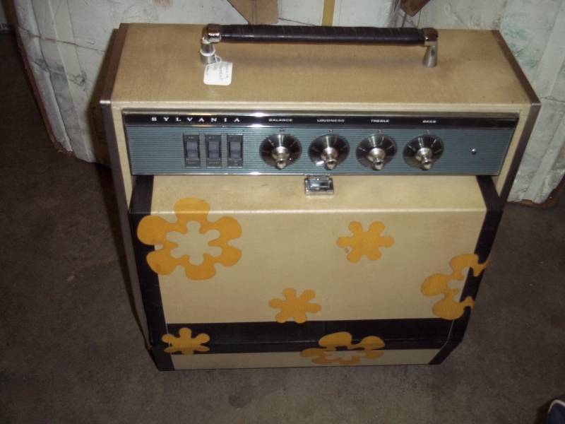 lot 96 image: Sylvania Exponent 4  40 Garrad Record Player Portable with speakers