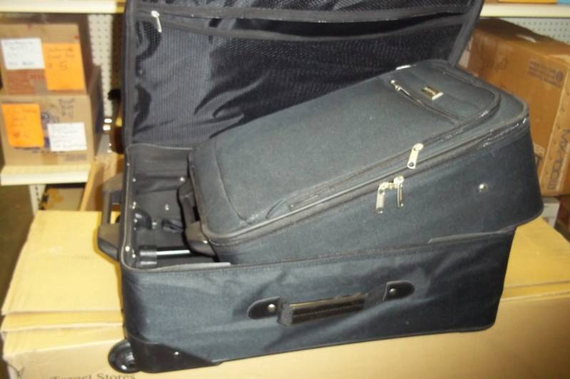 lot 125 image: Pair of Suitcases