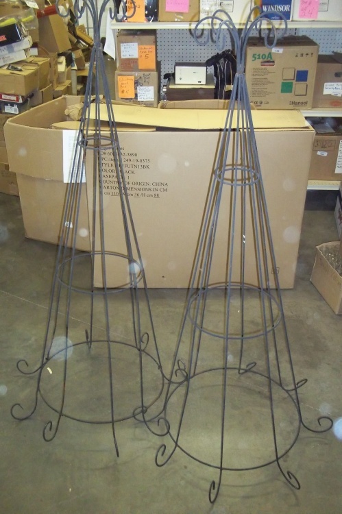 lot 128 image: 2 Bean Trellis  Garden dcor