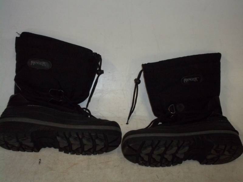 lot 153 image: Size 12 Insulated Boots