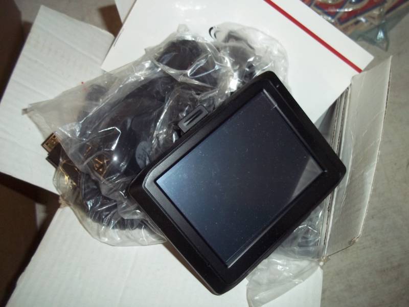 lot 175 image: GPS Unit