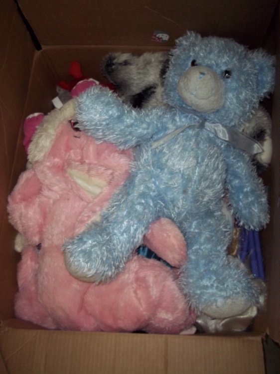 lot 179 image: Stuffed Animals