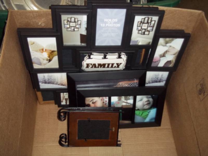 lot 183 image: Assorted Piecture Frames