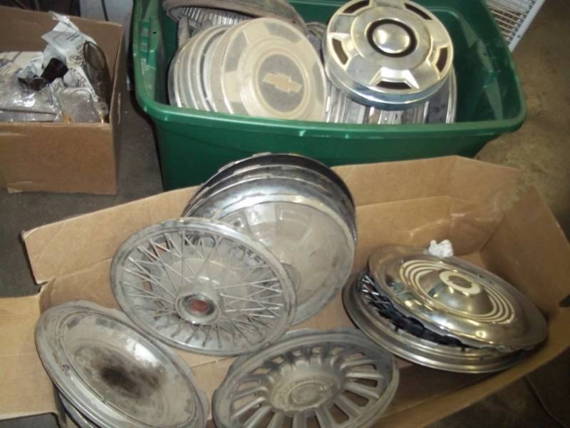 lot 184 image: Large Lot of Vintage Hubcaps