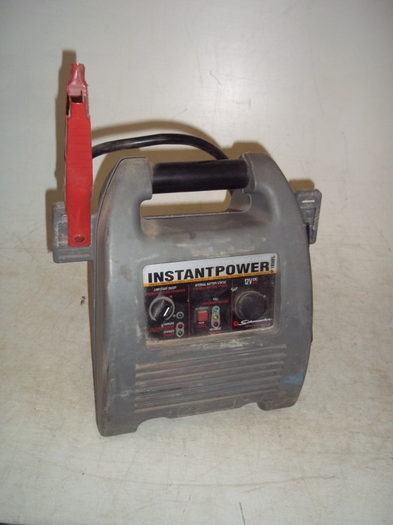 lot 189 image: Instant Power Jumper Pack