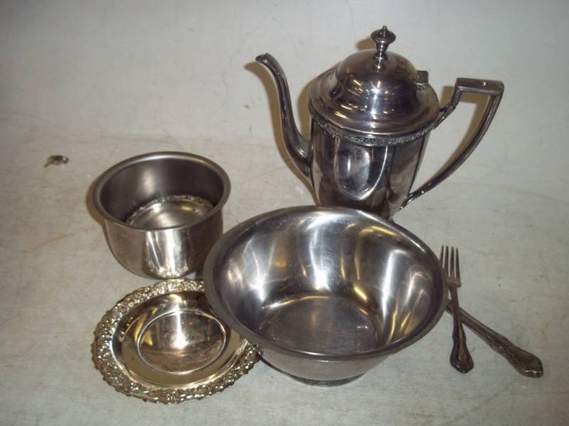 lot 197 image: Silver Tea pot and extras