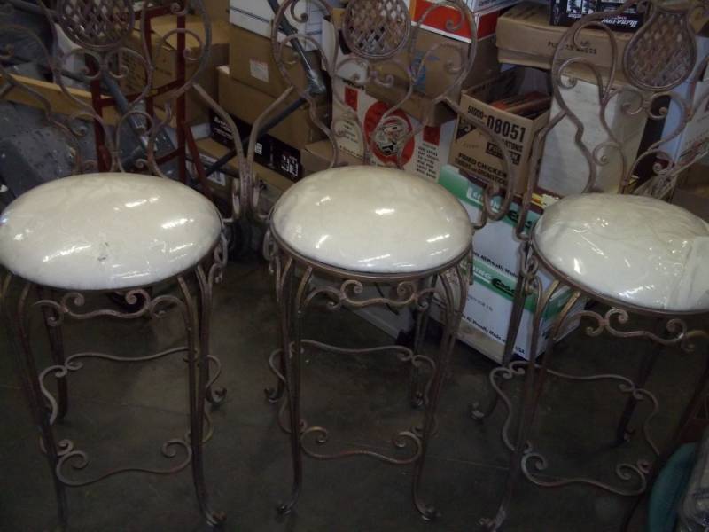 lot 213 image: 3 Metal Chairs with cushions