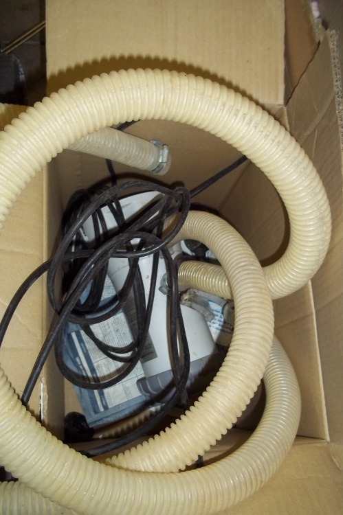 lot 229 image: Intex Filter pool pump Model 603