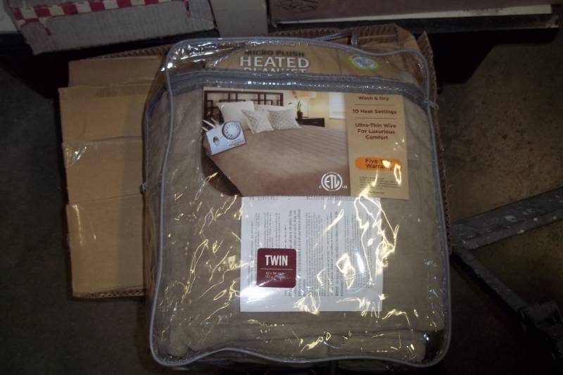 lot 237 image: Heated Twin Blanket