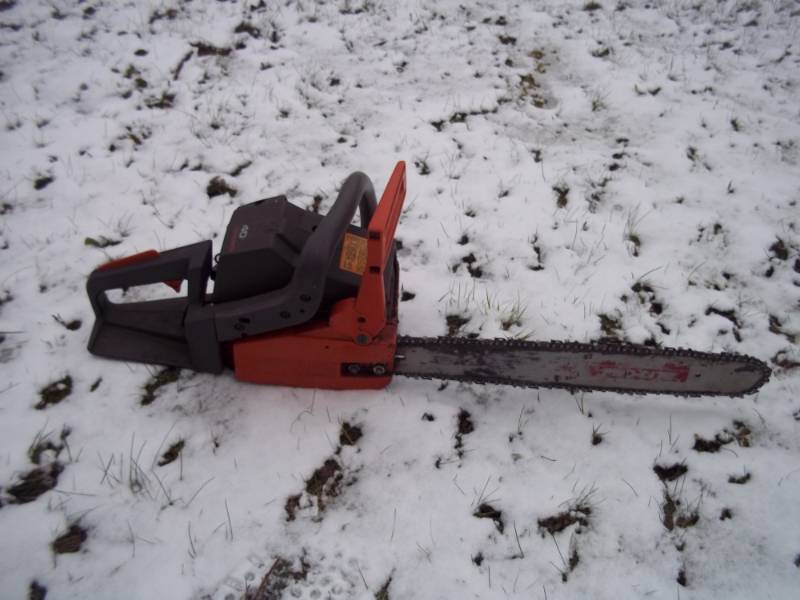 lot 3 image: Husqvarna chain saw 18 bar