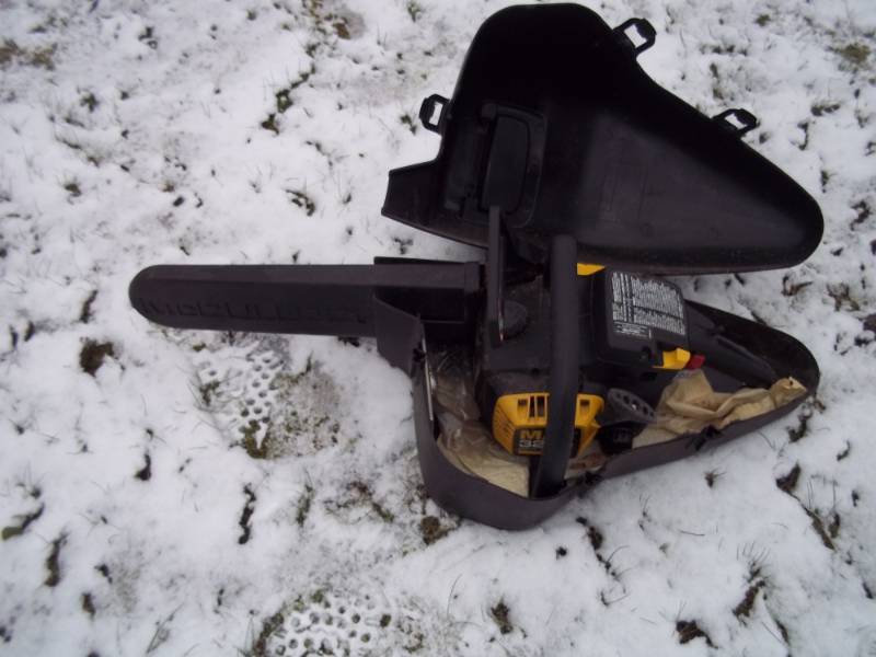lot 4 image: McCulloch chain saw  Mac 3200 14 bar
