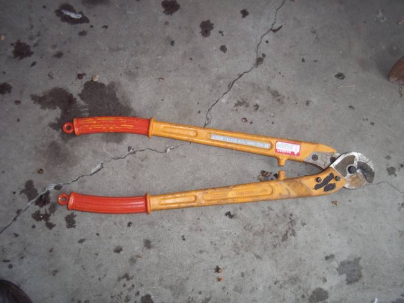 lot 30 image: Cable Cutter