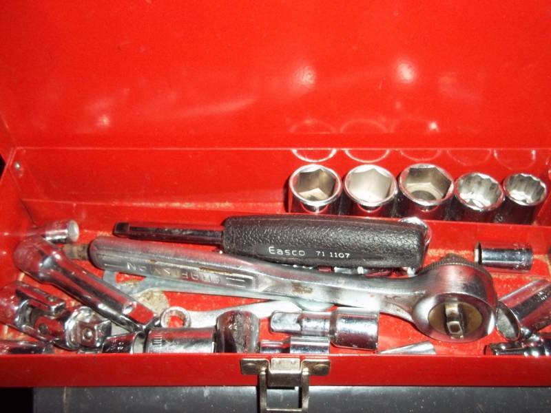lot 68 image: Craftsman socket set with red case