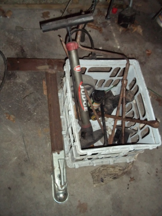 lot 74 image: Receiver hitch wtote including jacks
