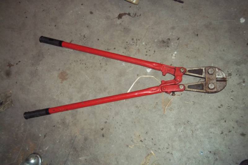 lot 75 image: Large Bolt Cutters
