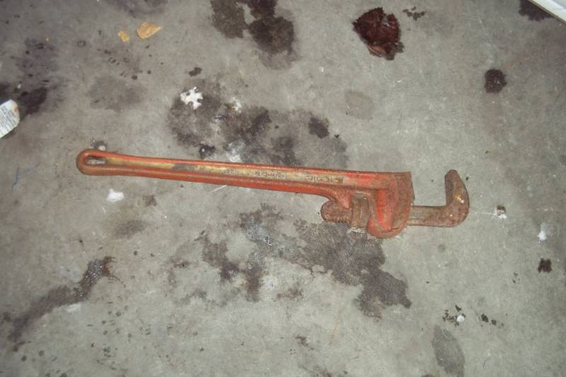 lot 77 image: 24 pipe Wrench
