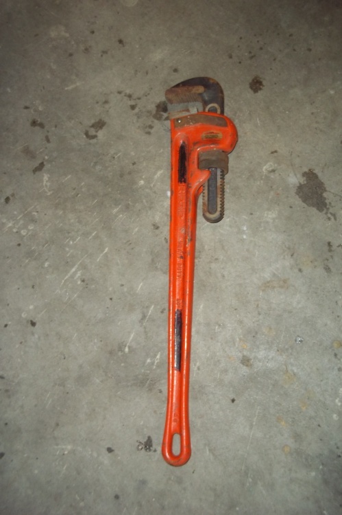 lot 88 image: 24 in pipe wrench