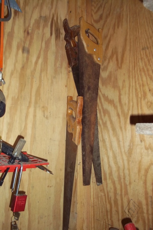 lot 90 image: Lot of 3 hand saws