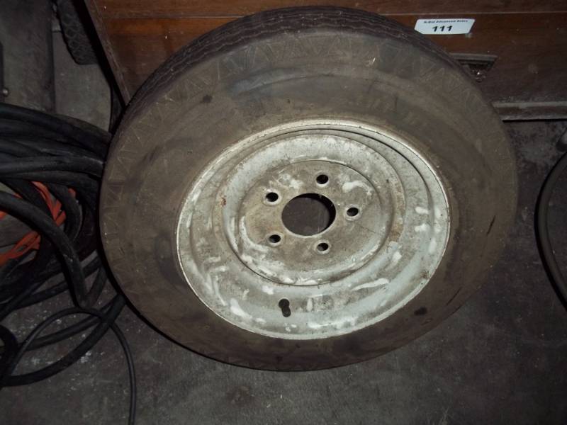 lot 119 image: Trailer tire wrim  4.80-12
