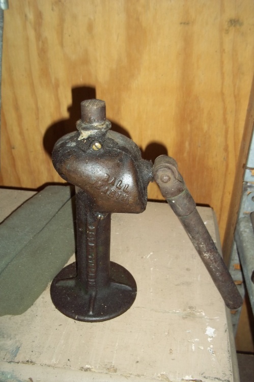 lot 148 image: Vintage screw jack