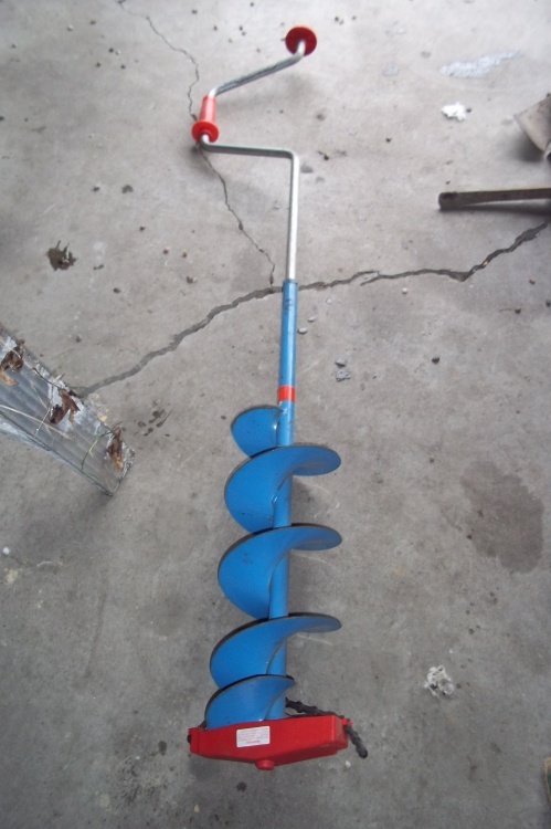 lot 155 image: 7 manual ice auger