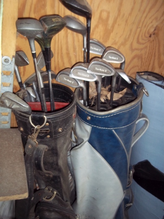 lot 166 image: 2 sets of golf clubs with bags