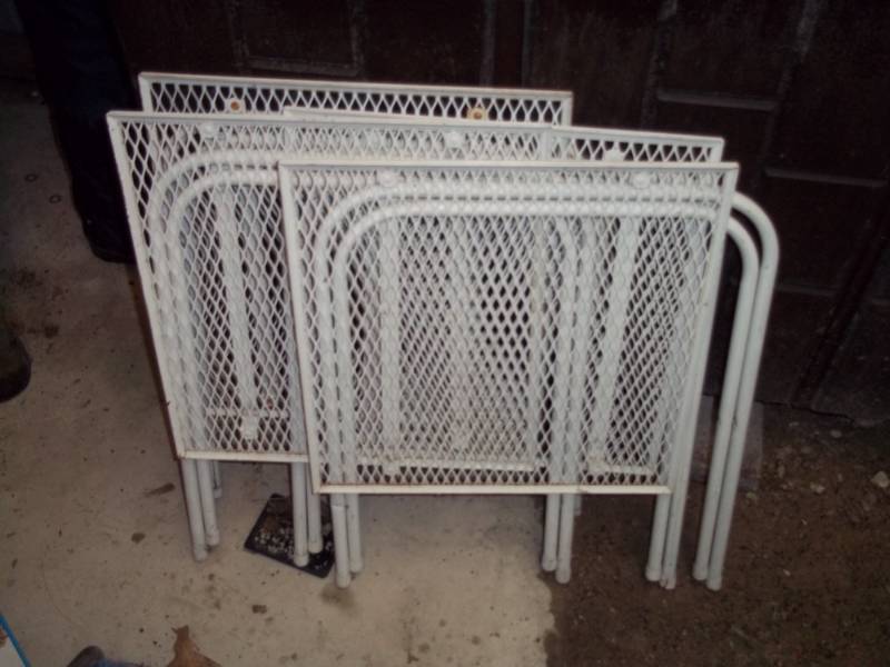 lot 184 image: set of 4 folding tables