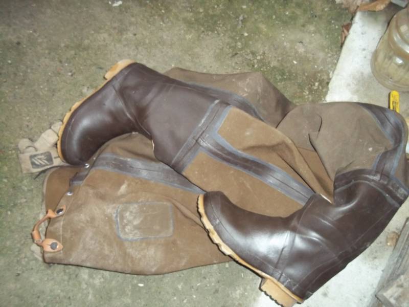 lot 191 image: Waders Cabellas Brush busters
