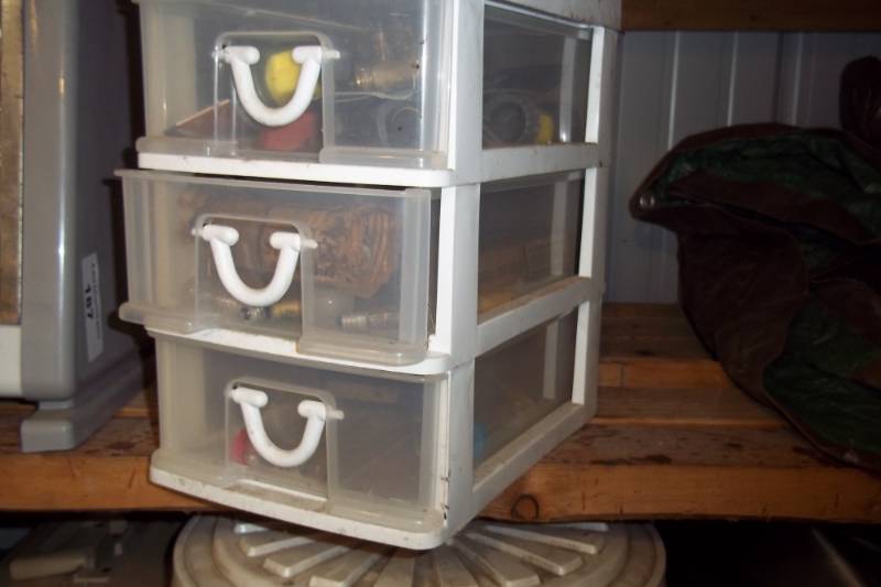 lot 224 image: Small 3 drawer tote with contents
