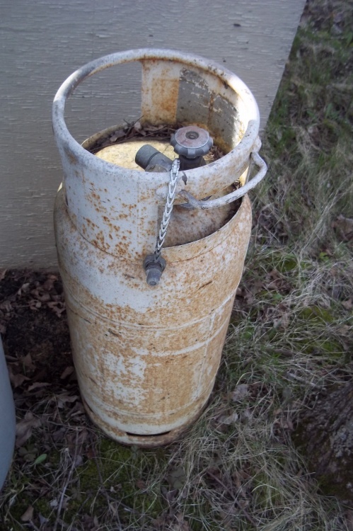lot 254 image: Propane tank