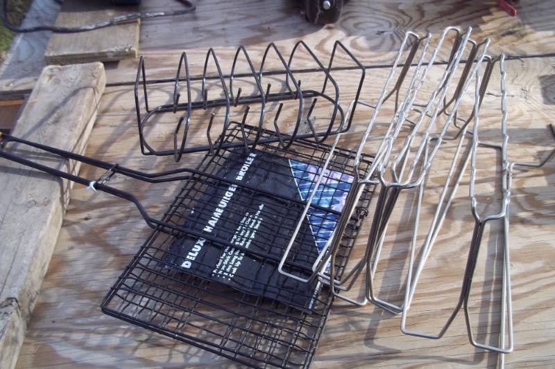 lot 269 image: Lot of grilling racks