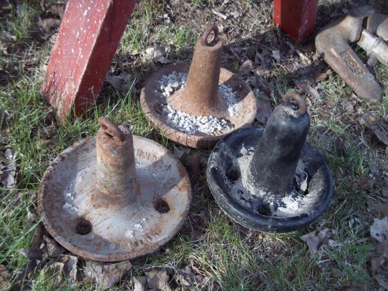 lot 280 image: Lot of 3 boat anchors