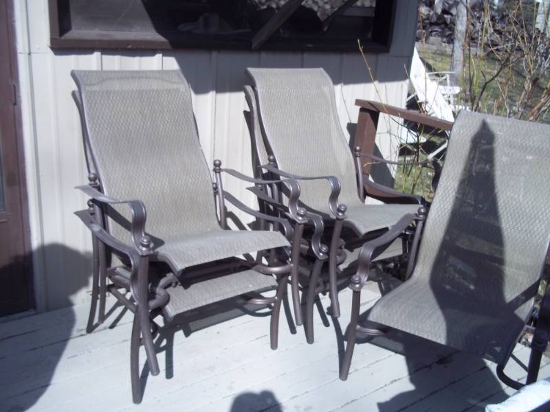 lot 306 image: Lot of 5 lawn brown lawn chairs