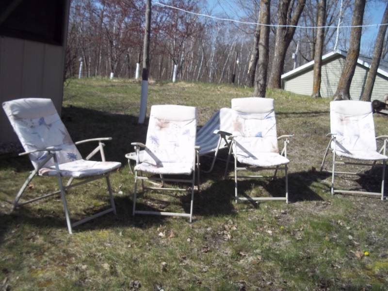 lot 307 image: Lot of lounging chairs