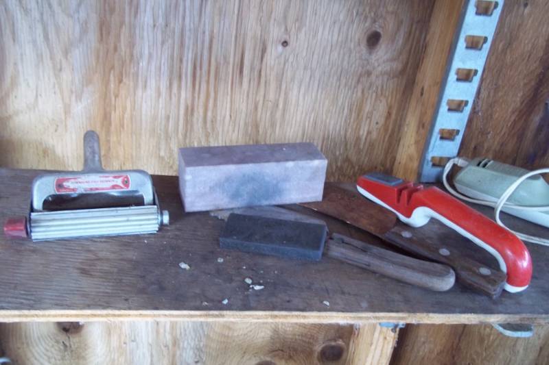 lot 341 image: Lot including sharpening stone, cleavers, fish skinner, etc